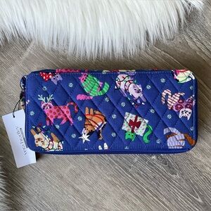 🐾 VERA BRADLEY Catnip Christmas Large Travel Pill Case